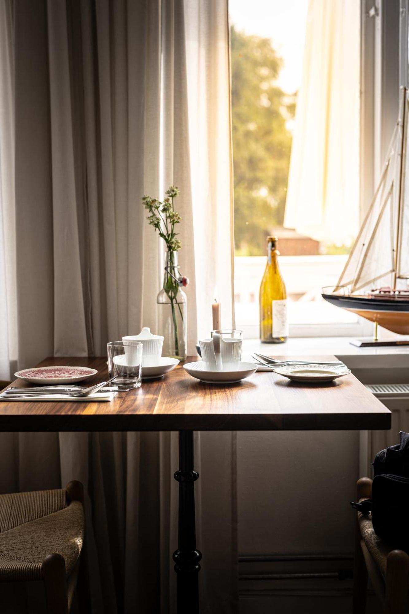 Arnfeldt Hotel Ærøskøbing Екстериор снимка