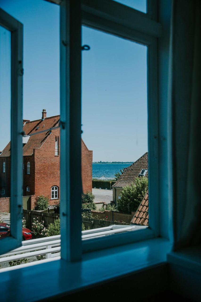 Arnfeldt Hotel Ærøskøbing Екстериор снимка